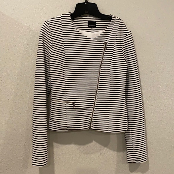 White and black stripe jacket - Picture 2 of 4
